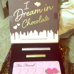 Too faced set